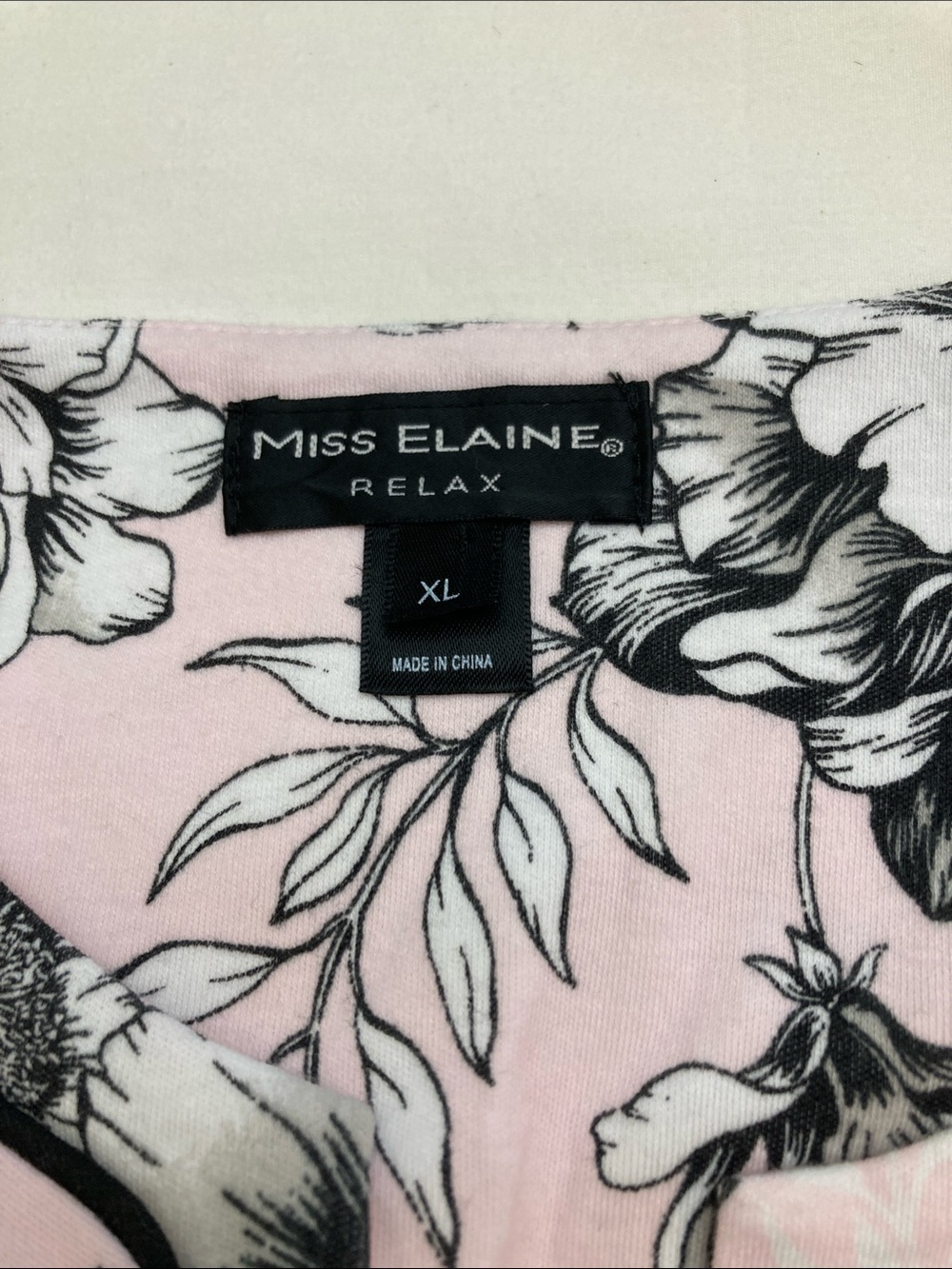 Miss Elaine Pink, Black and White Floral Snap-Front Night Robe XL NWT - Picture 6 of 10